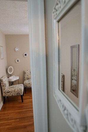 Interior - Blue Burough in Riverside (Jacksonville)