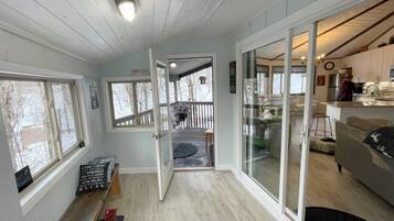 Smart TV, fireplace, DVD player, books