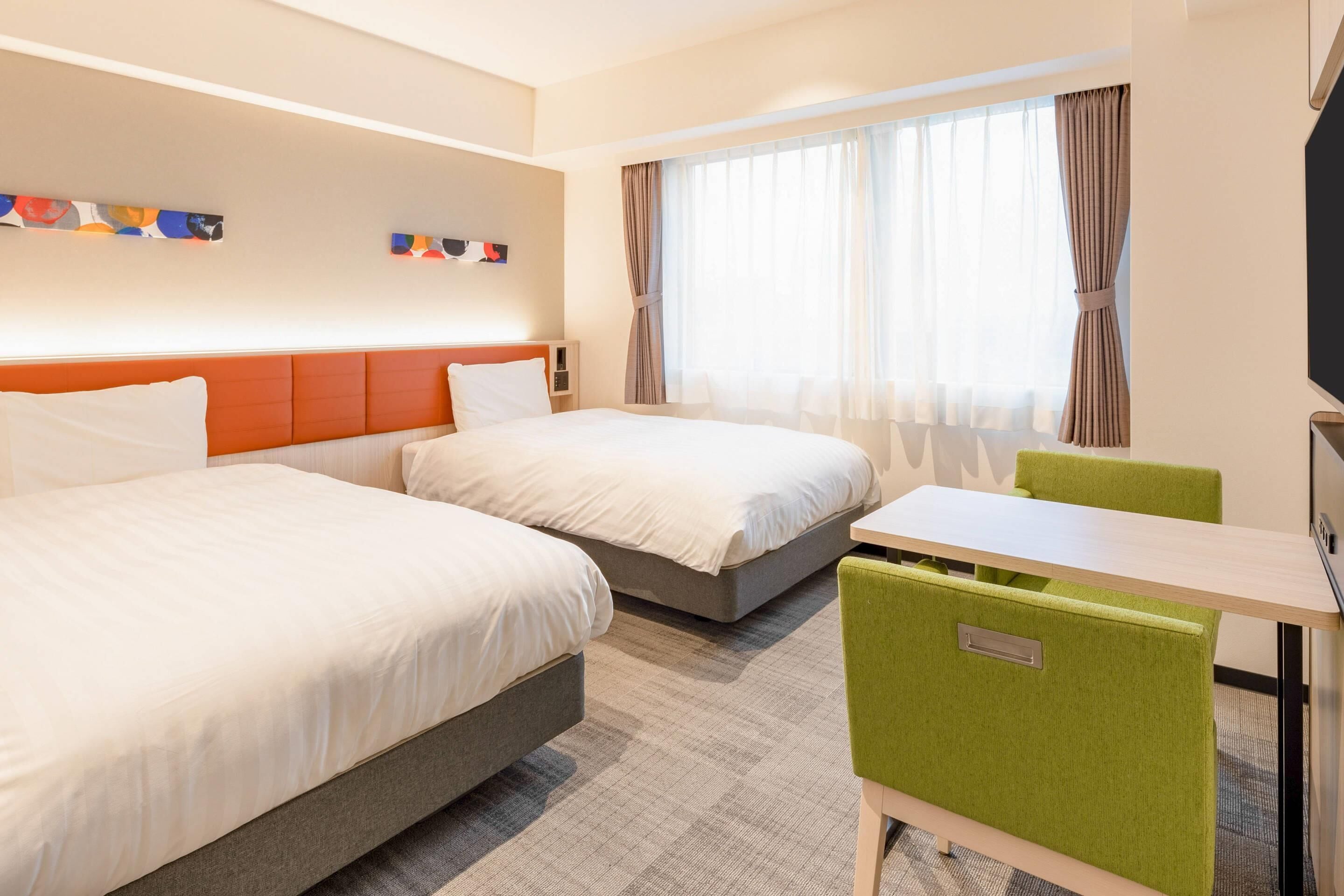 Standard Room, 2 Twin Beds, Non Smoking | In-room safe, desk, laptop workspace, blackout drapes