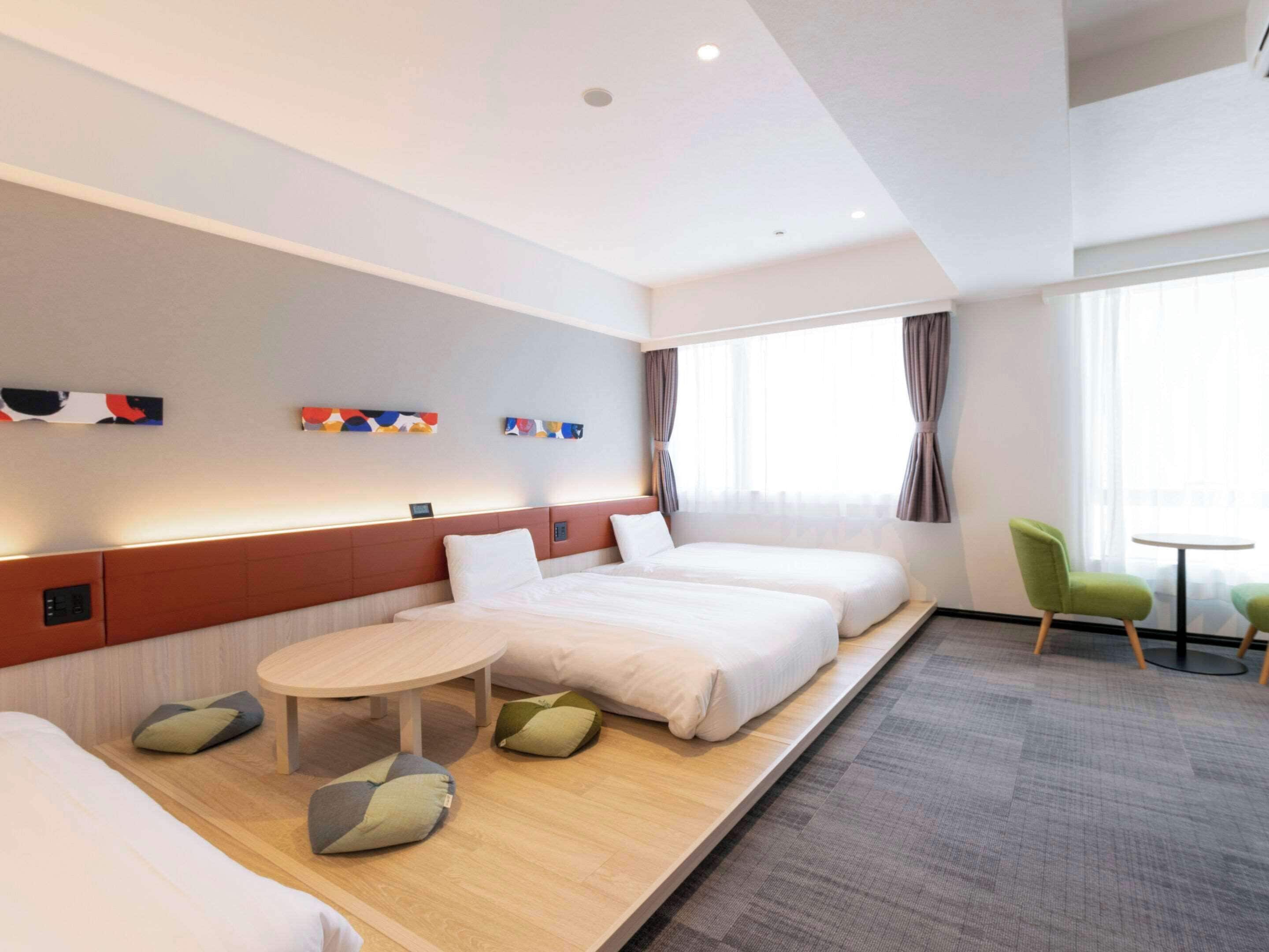 Standard Room, 3 Twin Beds, Non Smoking | In-room safe, desk, laptop workspace, blackout drapes