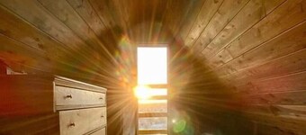 Casa de Creosote. Off-grid Cabin and Camping