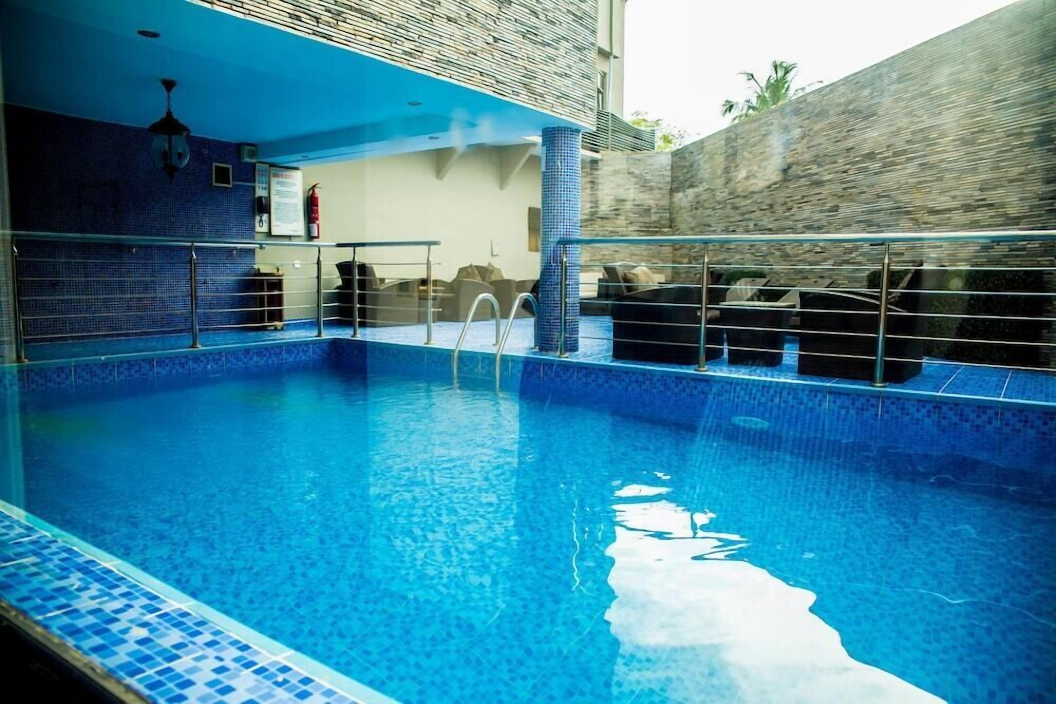 Indoor pool, outdoor pool