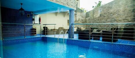 Indoor pool, outdoor pool