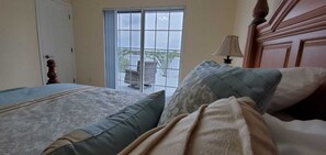 5 habitaciones, tabla de planchar con plancha y wifi gratis 