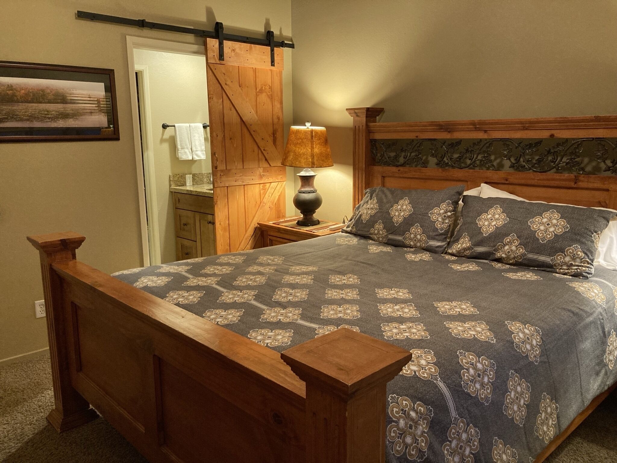 **SKI IN/OUT** Comfy 2BD/2BA Condo; Slps 6; Pets OK