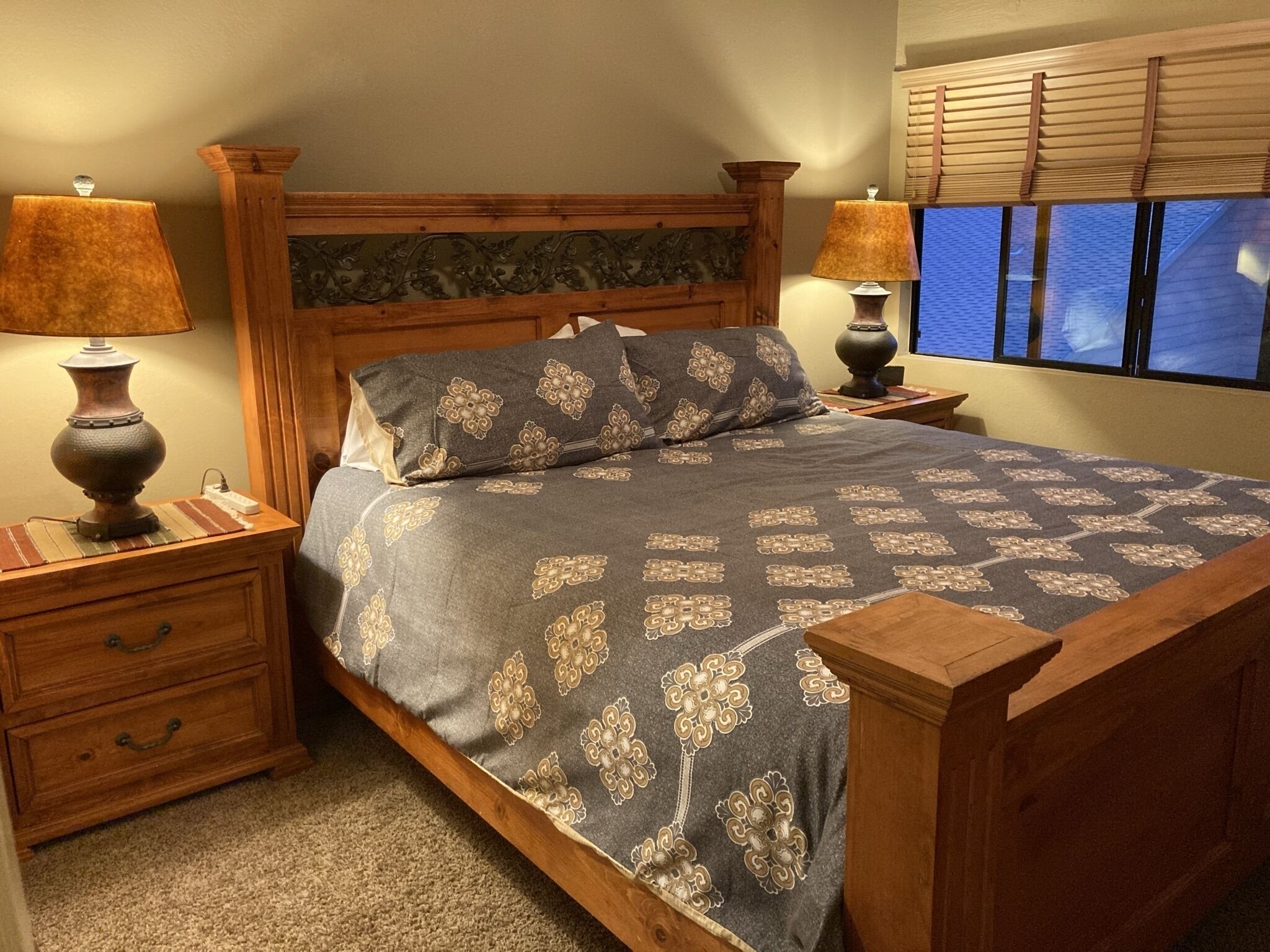 **SKI IN/OUT** Comfy 2BD/2BA Condo; Slps 6; Pets OK