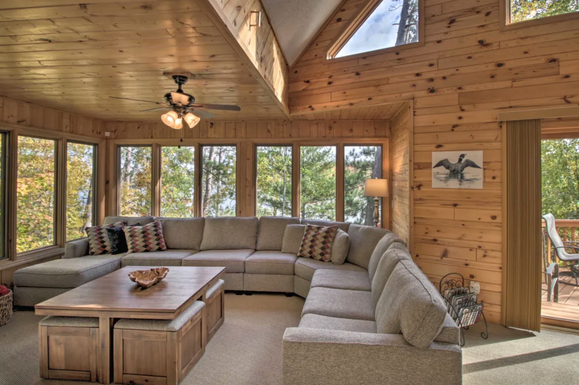 Deer Lake Chalet -"The Lake Of Changing Colors"- High Speed Internet 