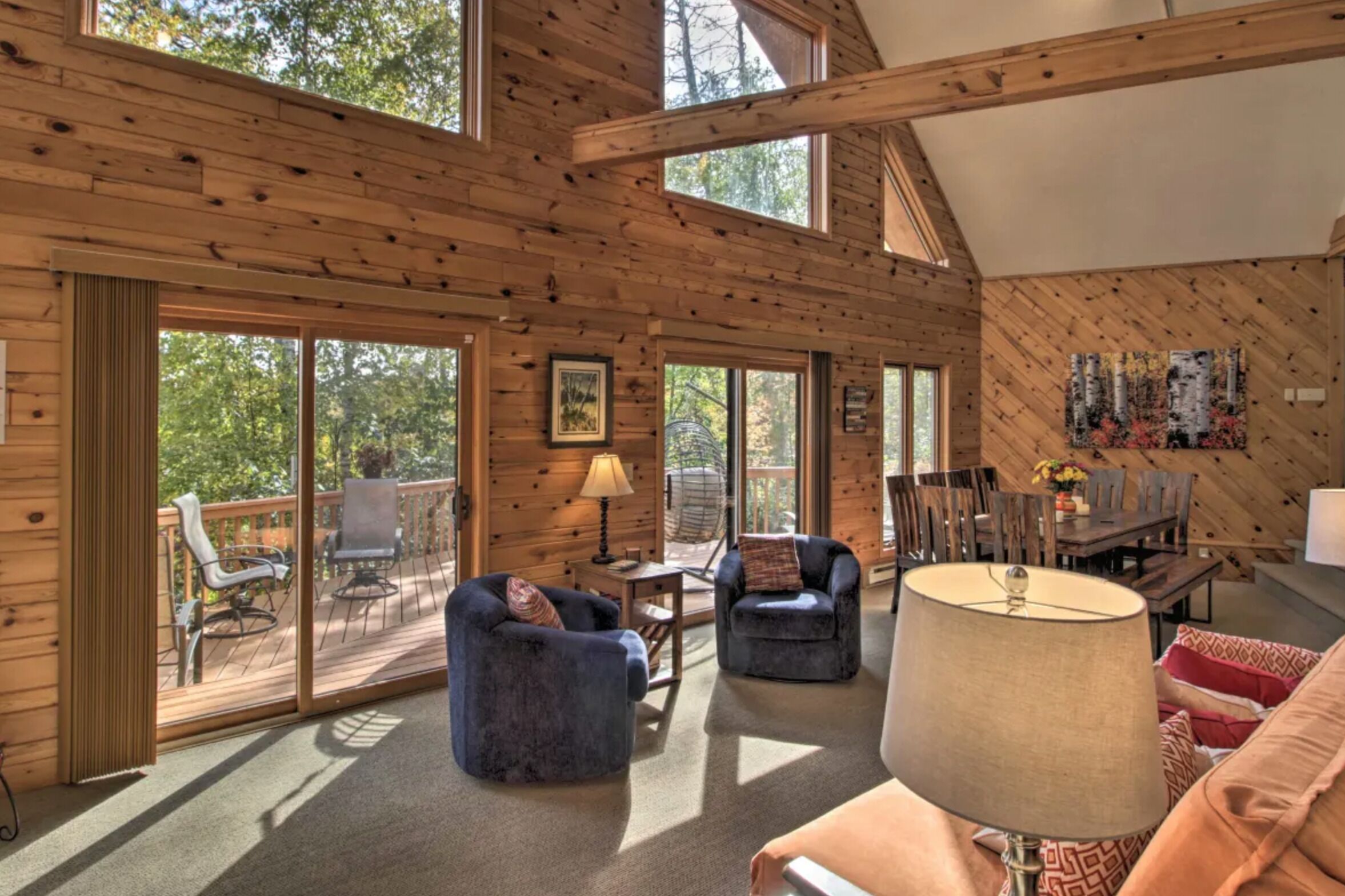 Deer Lake Chalet -"The Lake Of Changing Colors"- High Speed Internet 