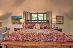 4 bedrooms, iron/ironing board, travel cot, free WiFi