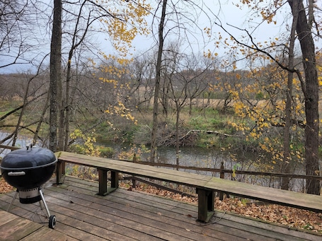 Terrace/patio. Blakley Hobbit Small Cabin