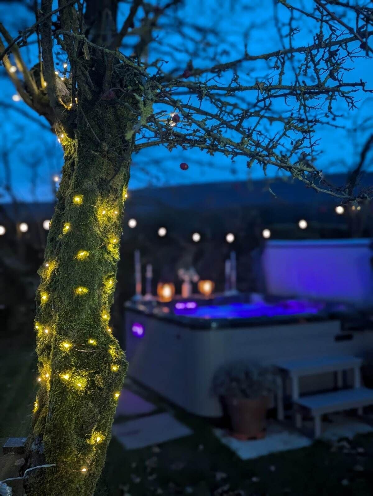 Romantic Cottage, Ensuite, Courtyard View (The Hayloft ) | Outdoor spa tub