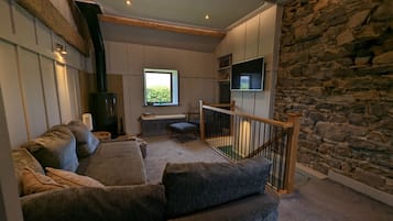 Traditional Cottage, Private Bathroom, Courtyard View (The Cottage) | Lounge