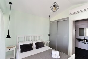 2 bedrooms, premium bedding, individually decorated - Corfu Ocean View Villa - Damian (Corfu)