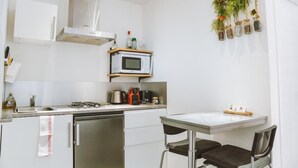 Uklassifisert bilde, 3 av 9, knapp