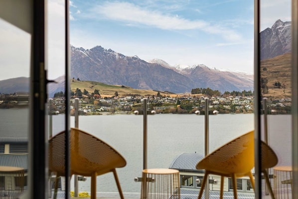 Interior - Point View, lake and mountain views close to CBD (Queenstown)