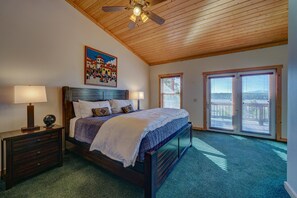 4 bedrooms, iron/ironing board, free WiFi, bed sheets