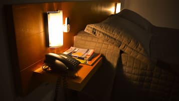 Deluxe Twin Room | Minibar, desk, iron/ironing board, free WiFi