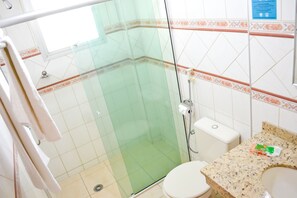 ห้องดีลักซ์ทวิน | ห้องน้ำ | ฝักบัว, ไดร์เป่าผม, ผ้าเช็ดตัว, สบู่