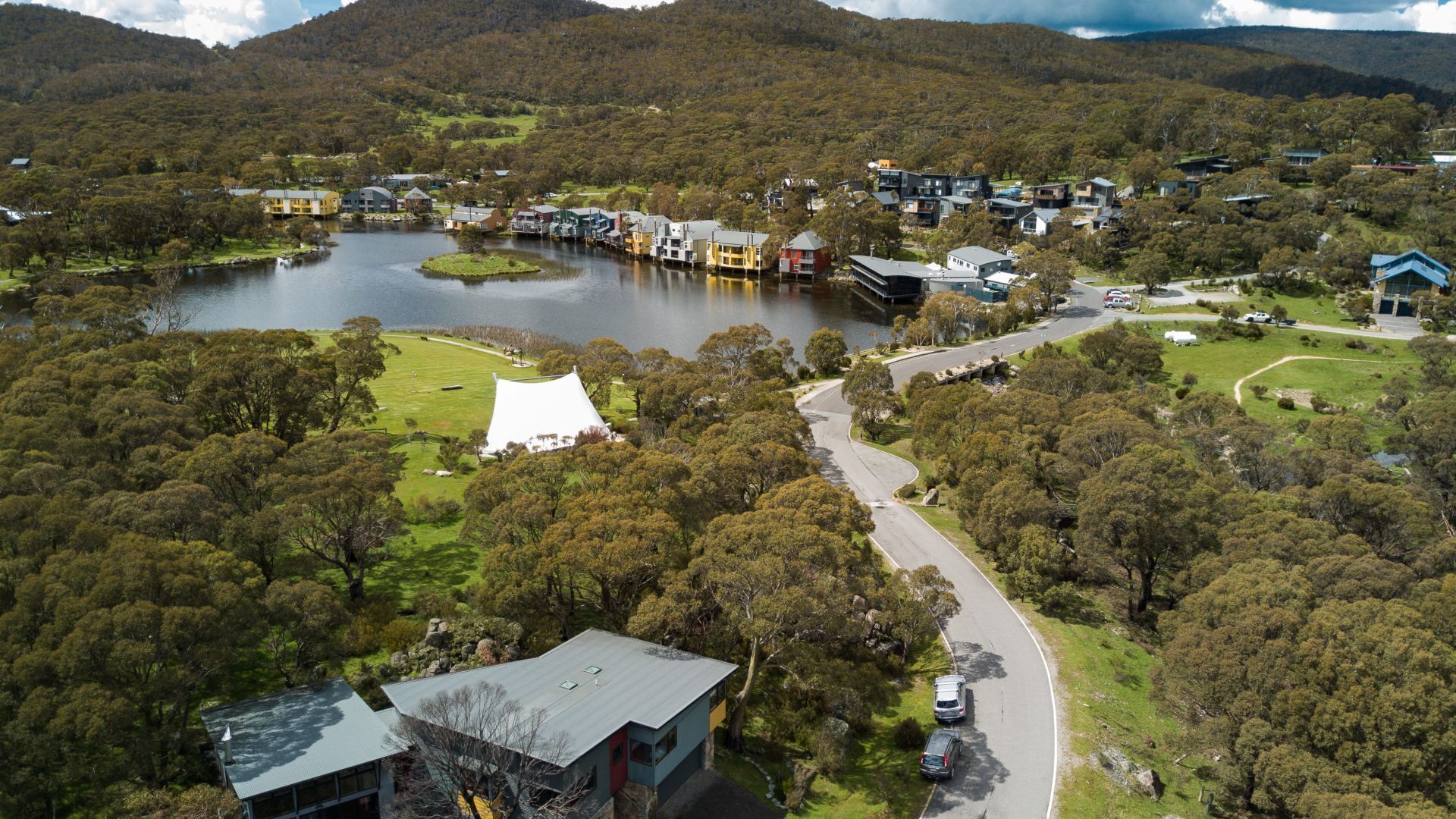 Les Perrieres Lodge - Spacious 3BR Luxury l Gym l Indoor Pool l Tennis l WiFi l BBQ — image 3