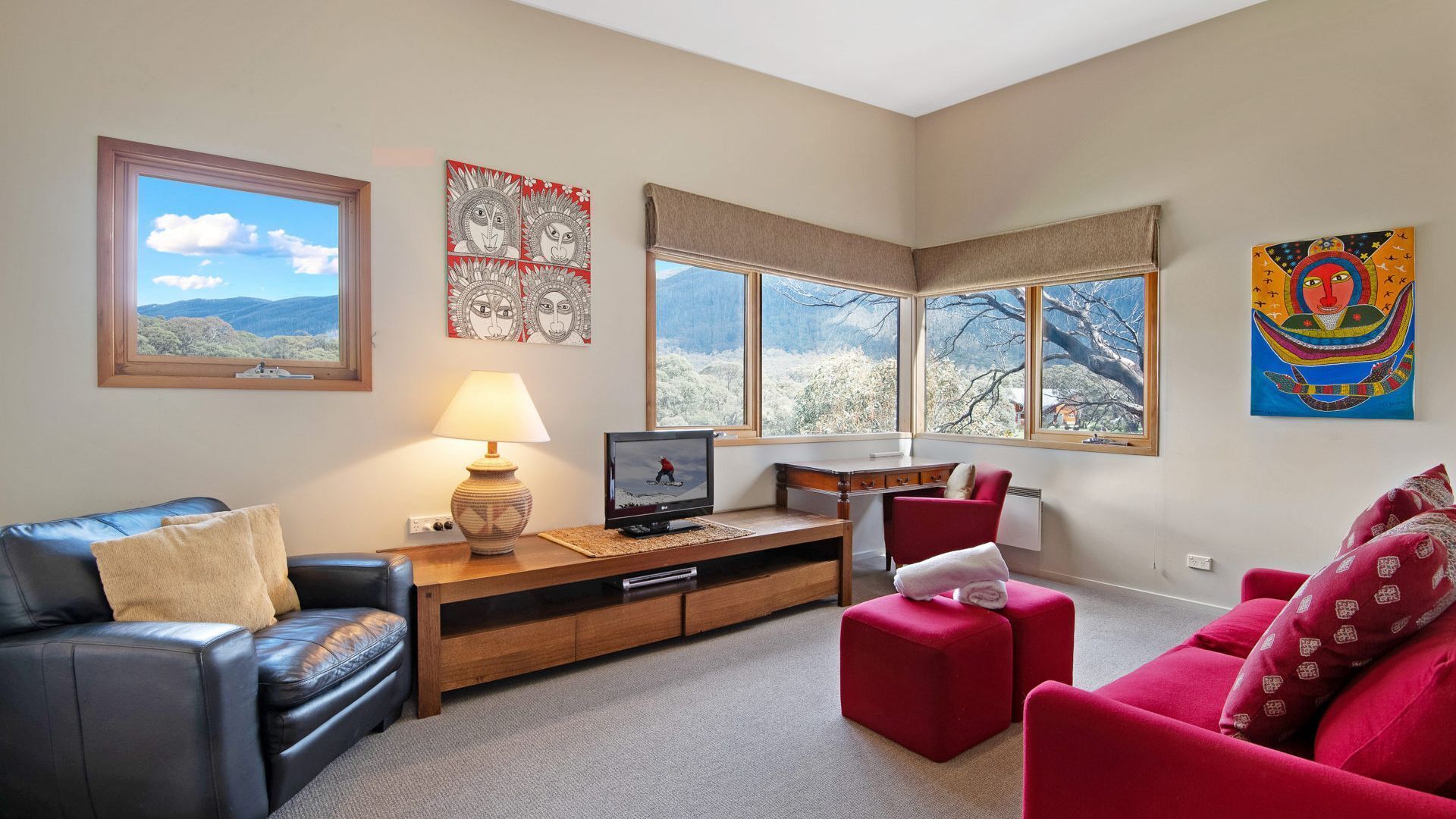 Les Perrieres Chalet - Spacious 2BR Chalet l Gym l Indoor Pool l Tennis l WiFi l BBQ — image 16