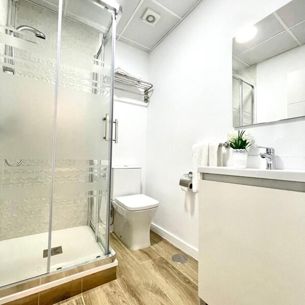 Bathroom - Hotel Madrid RIO (Madrid)