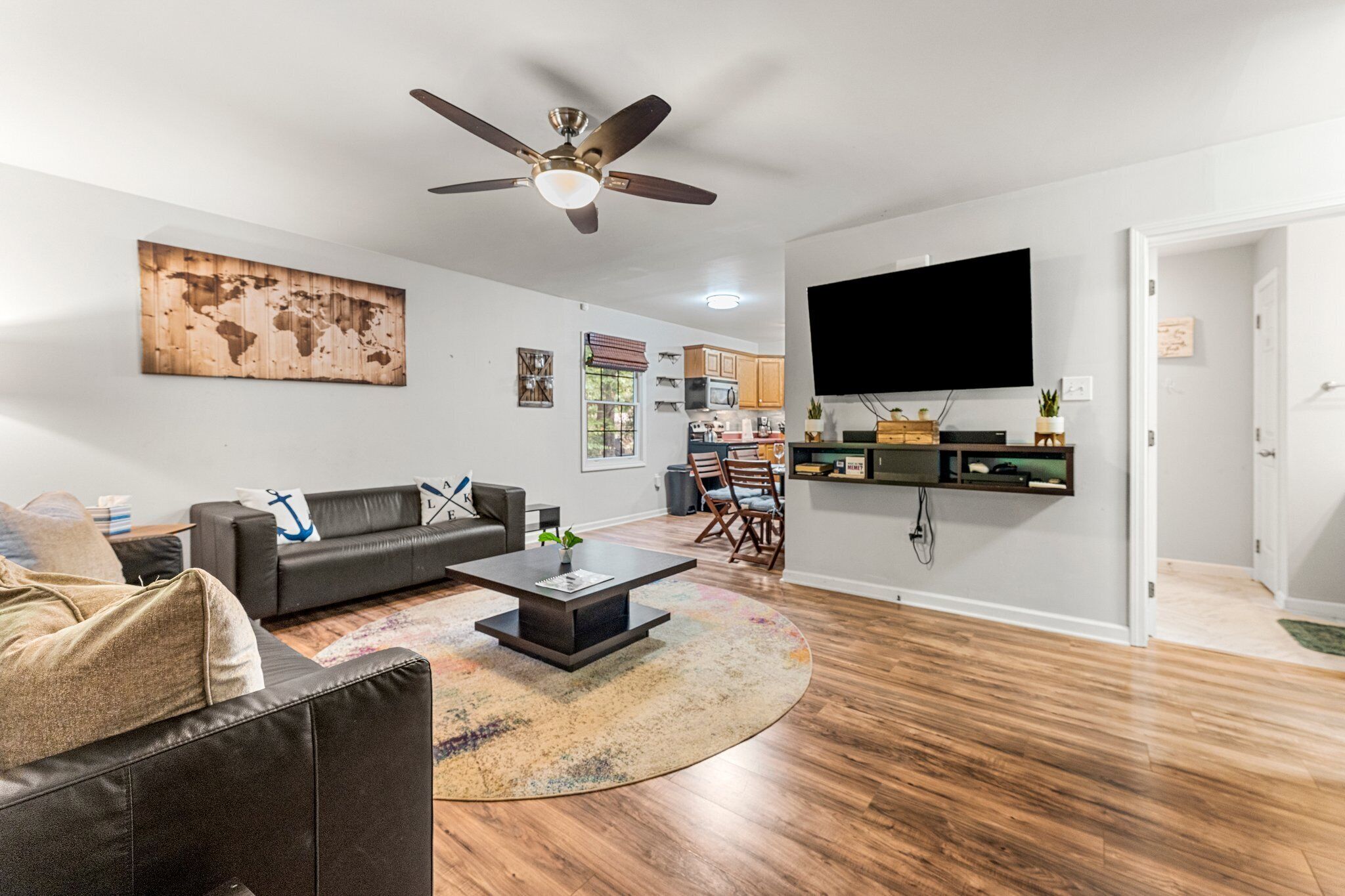 Lake Getaway (paddle boards included)