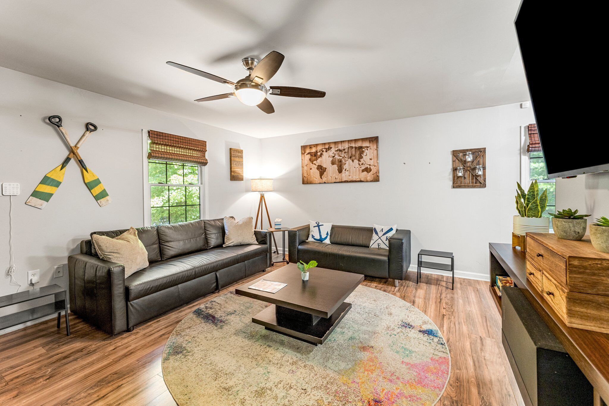 Lake Getaway (paddle boards included)