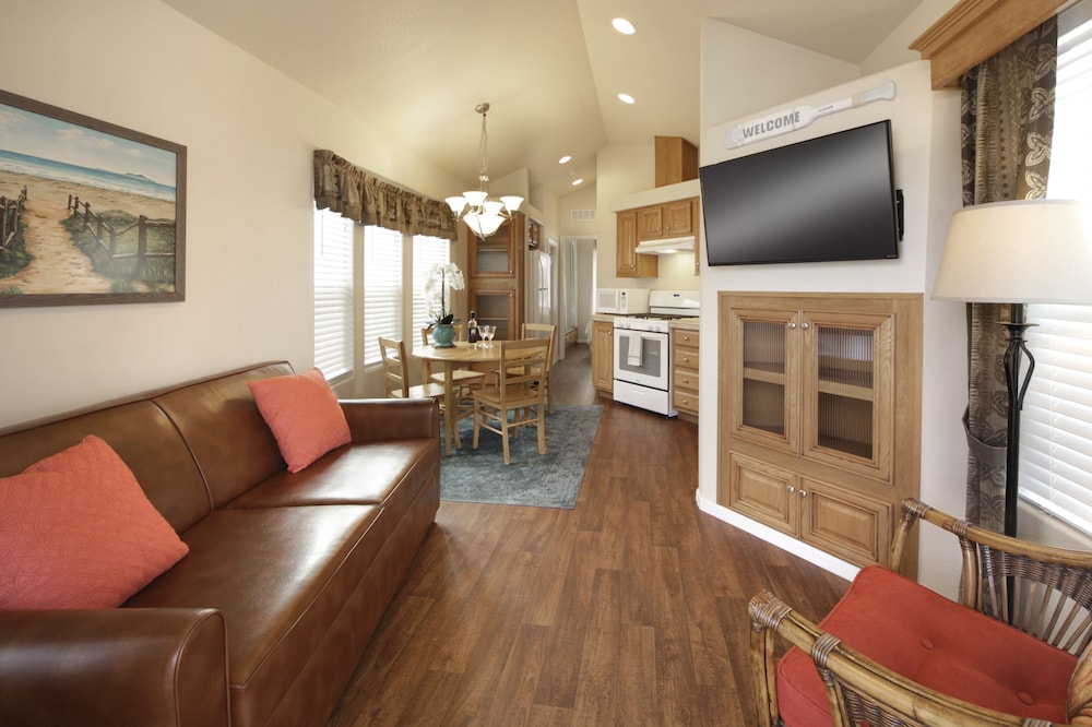 Cozy Vacation Cottage 200 at Pismo Sands RV Resort