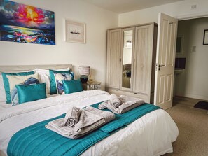 3 Schlafzimmer, Reisekinderbett, Internetzugang