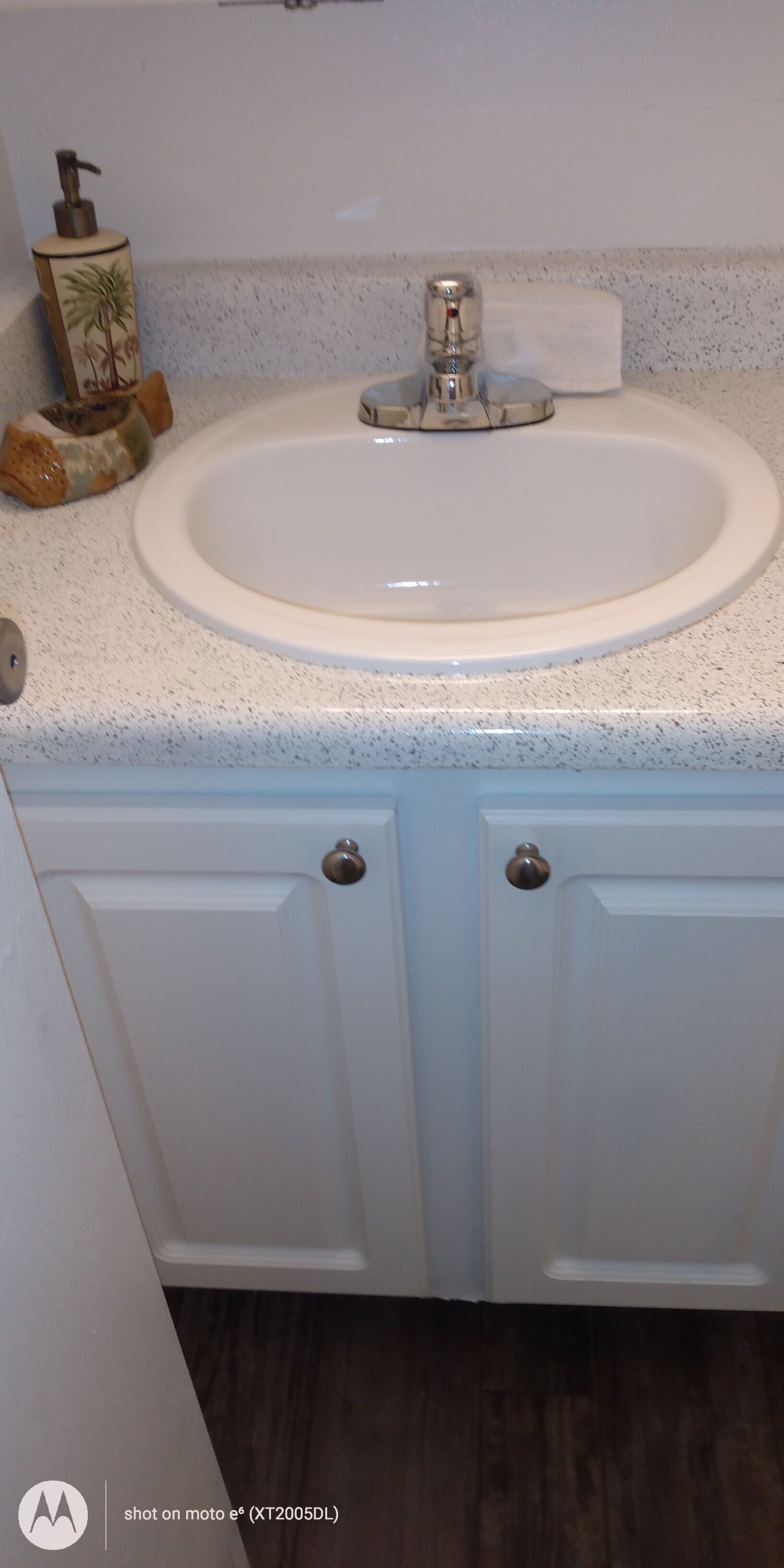 One bedroom quiet gated Luxury Apartment with  On-site Market and No pet fees . 