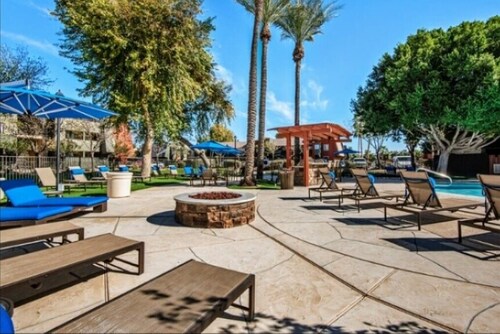 One bedroom quiet gated Luxury Apartment with  On-site Market and No pet fees . 