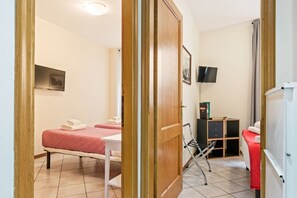 2 habitaciones, tabla de planchar con plancha y wifi 