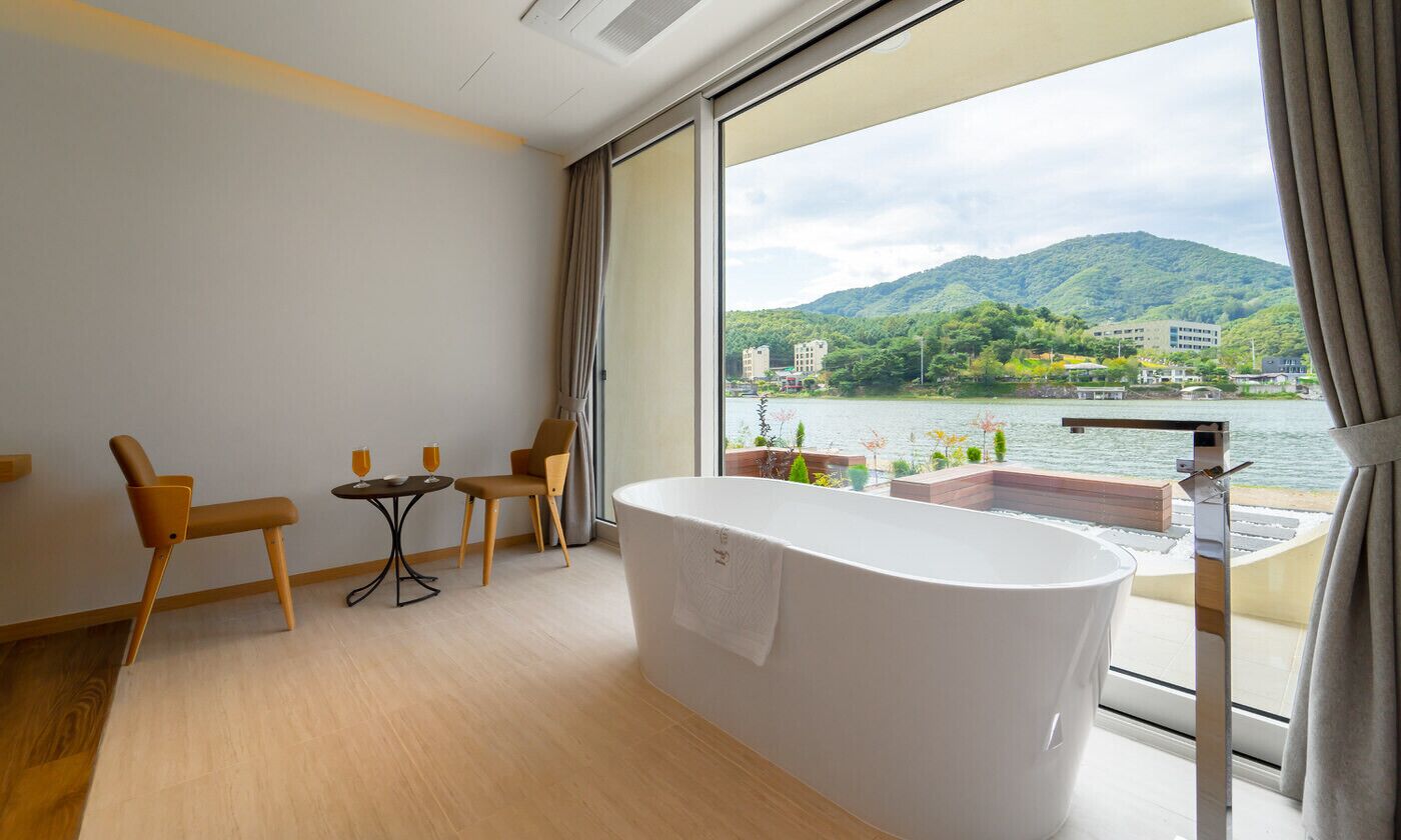 garden terrace twin room (room with different themes) | premium bedding, down duvets, select comfort beds, free minibar