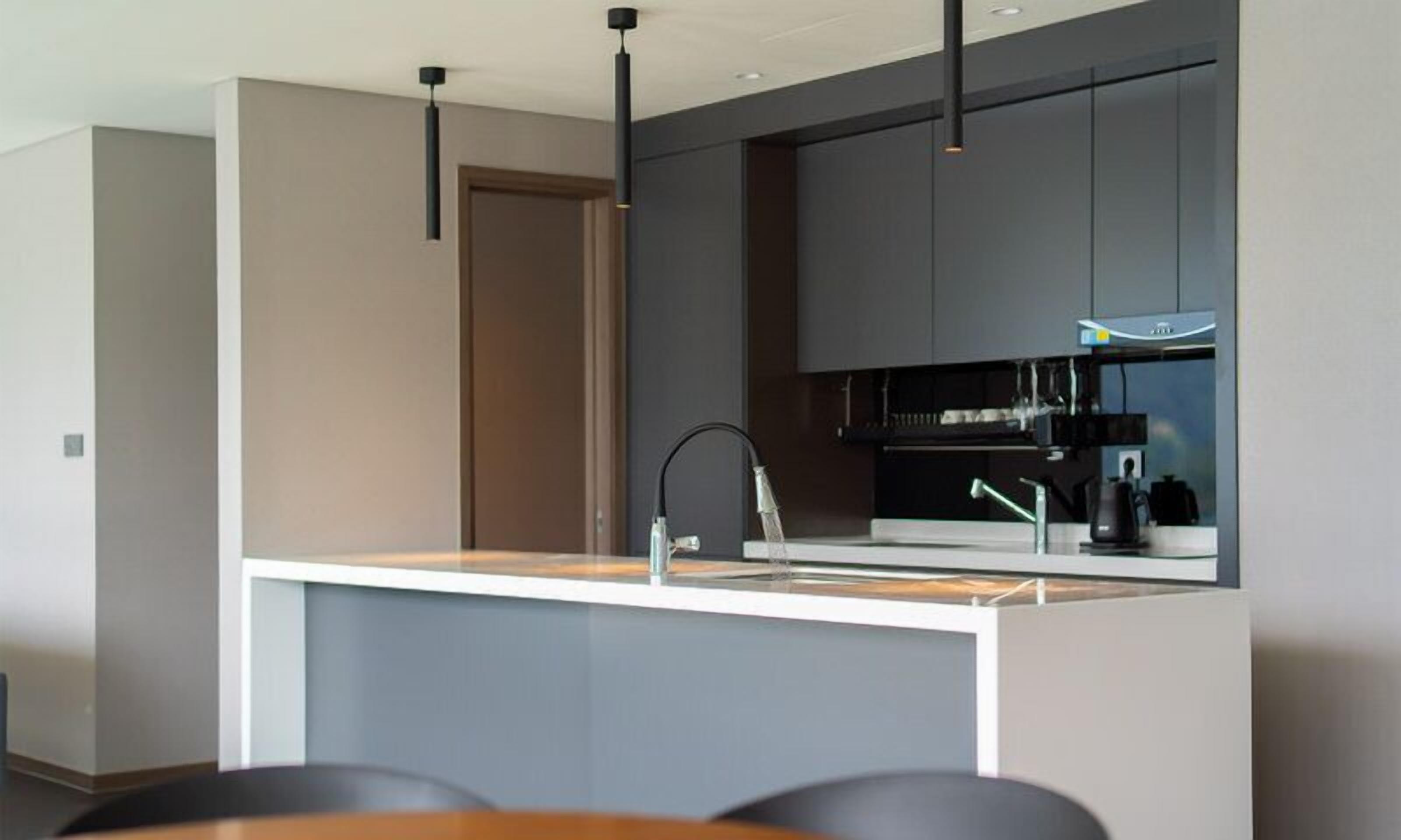 penthouse 701 | premium bedding, down duvets, select comfort beds, free minibar