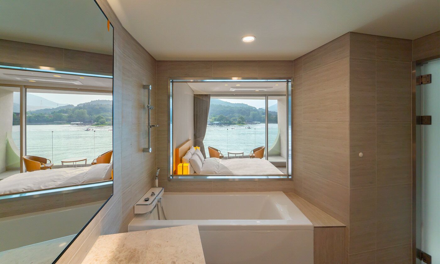 standard double room | premium bedding, down duvets, select comfort beds, free minibar