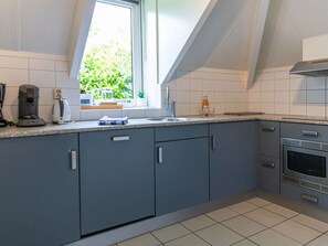 Microwave, dishwasher, high chair, dining tables - Lovely apartment in villa for 6 guests with WIFI, pool, TV and terrace (Dalfsen)