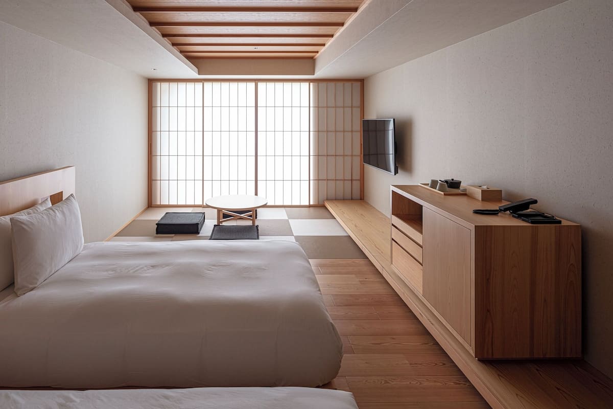 双床房, 无烟房 (Terrace Bath, with Open-air Bath) | 客房内保险箱、免费 WiFi、床单