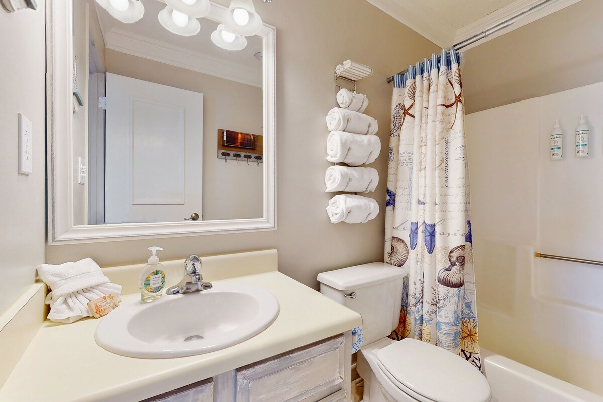 Photo 18 of Waterfront condo in private beach resort, best free amenities in Destin!