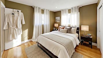 3 bedrooms, desk, iron/ironing board, free WiFi