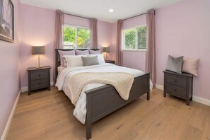 3 bedrooms, desk, iron/ironing board, travel crib