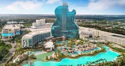 Hidden Gem Vacation Villa w/Private Heated Pool & TikiHut