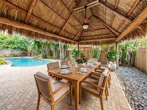 Outdoor dining - Hidden Gem Vacation Villa w/Private Heated Pool & TikiHut (Fort Lauderdale)