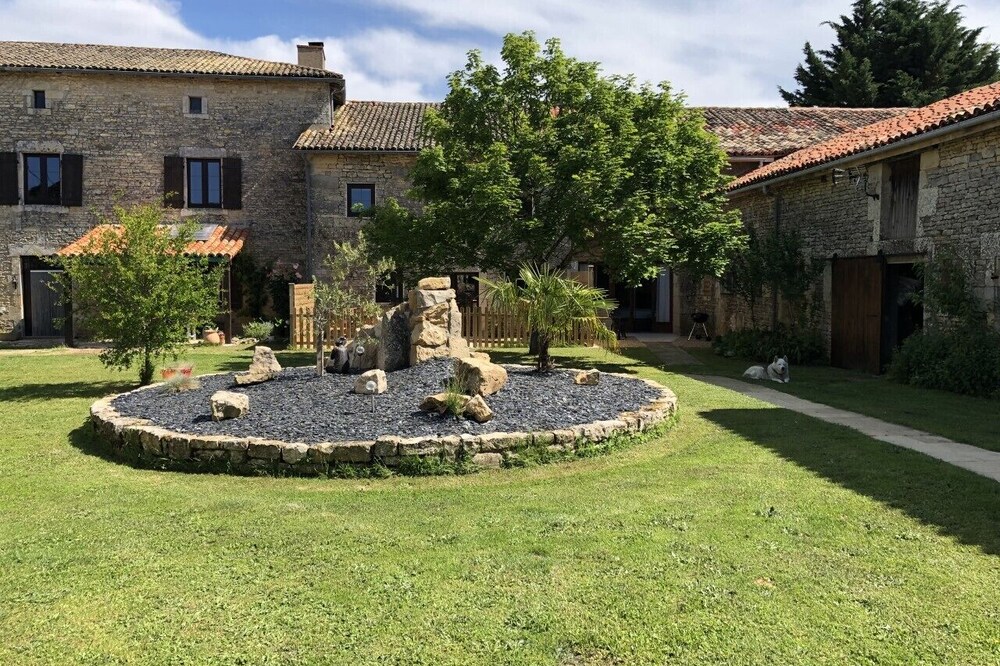 Blacksmiths Apartment in Blanzay - 1 bed