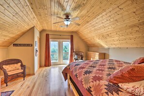 7 slaapkamers, een bureau, een strijkplank/strijkijzer, internet