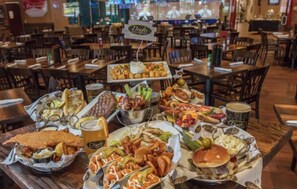 Dining - RESORT VACATION near Disney (Orlando)