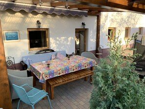 Outdoor dining - Vacation home (Eisenberg)