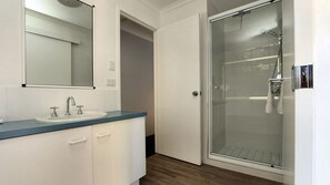 Bañera y toallas