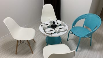 Apartment | Living area | Flat-screen TV