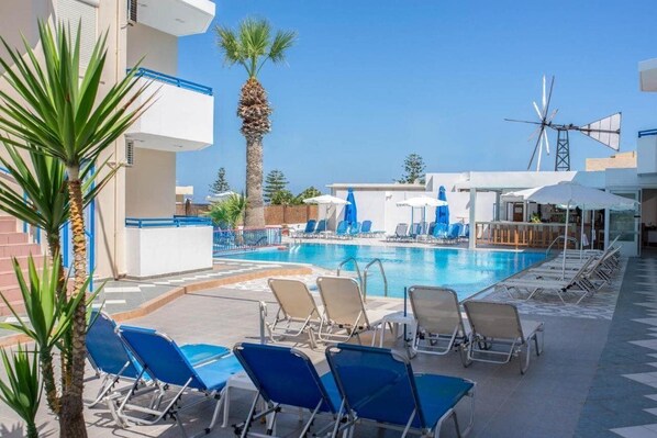 Outdoor pool - Villa Mariekelly Apartments (Hersonissos)