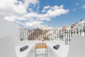 Grand Cave Suite with Caldera Sea Views | Terrasse/gårdhave